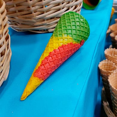 Вафельный рожок (Сахарный) 160 мм. РАДУЖНЫЙ, ровный край